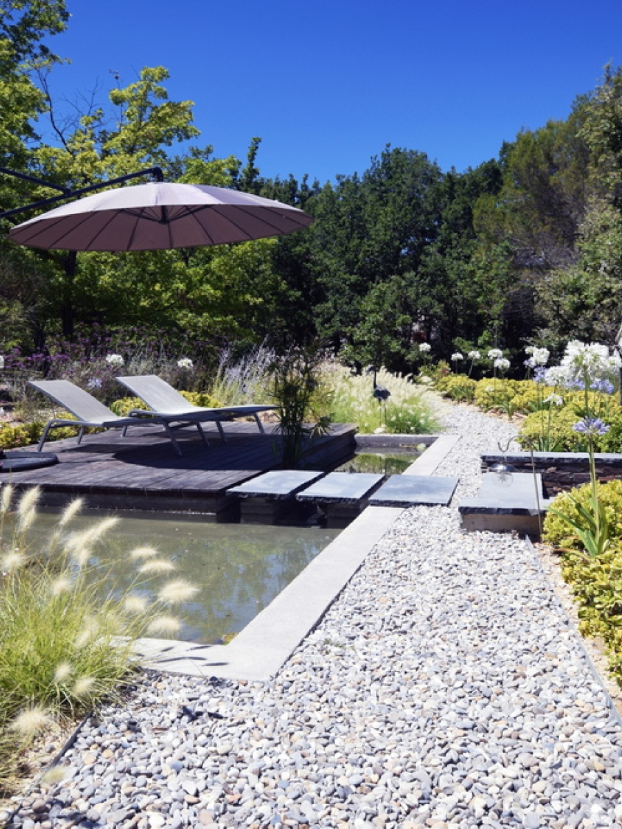 Autour de la pisicne